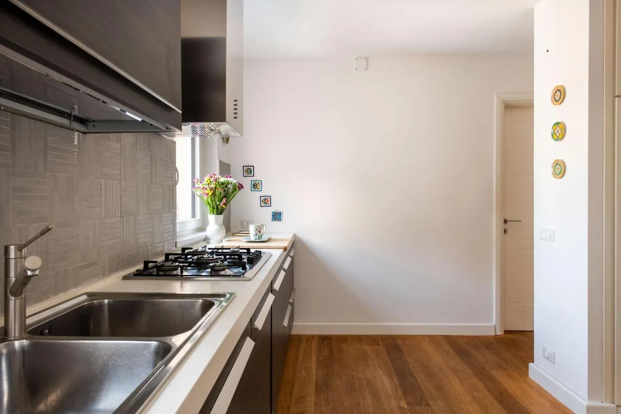 Vittorio Emanuele Apartment With Terrace By Wonderful Italy Palermo