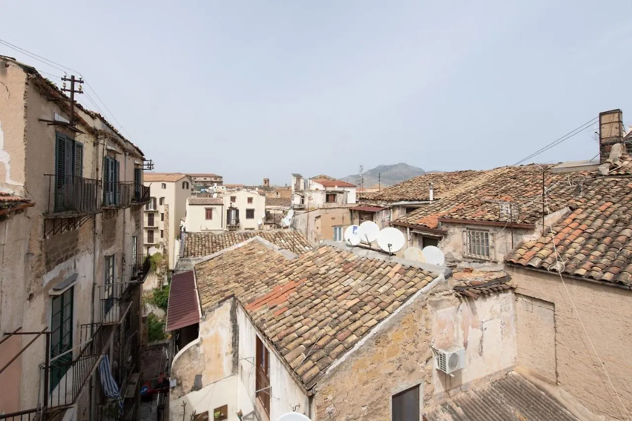Vittorio Emanuele Apartment With Terrace By Wonderful Italy Palermo